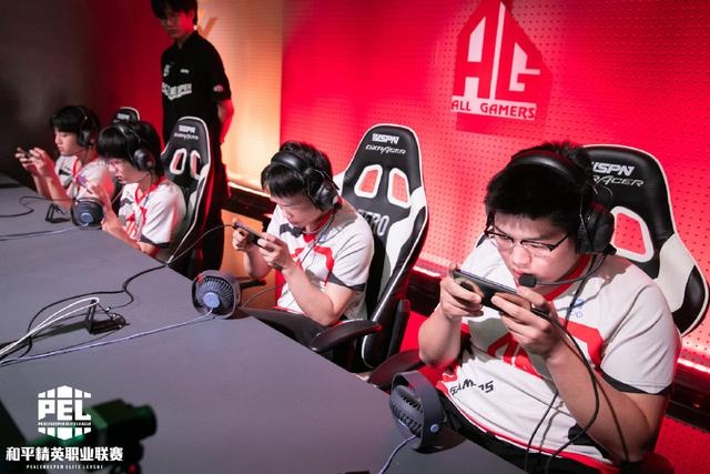 包含和平精英惊险逆转取胜,粉丝狂欢不已的词条 包含和平精英惊险逆转取胜,粉丝狂欢不已的词条