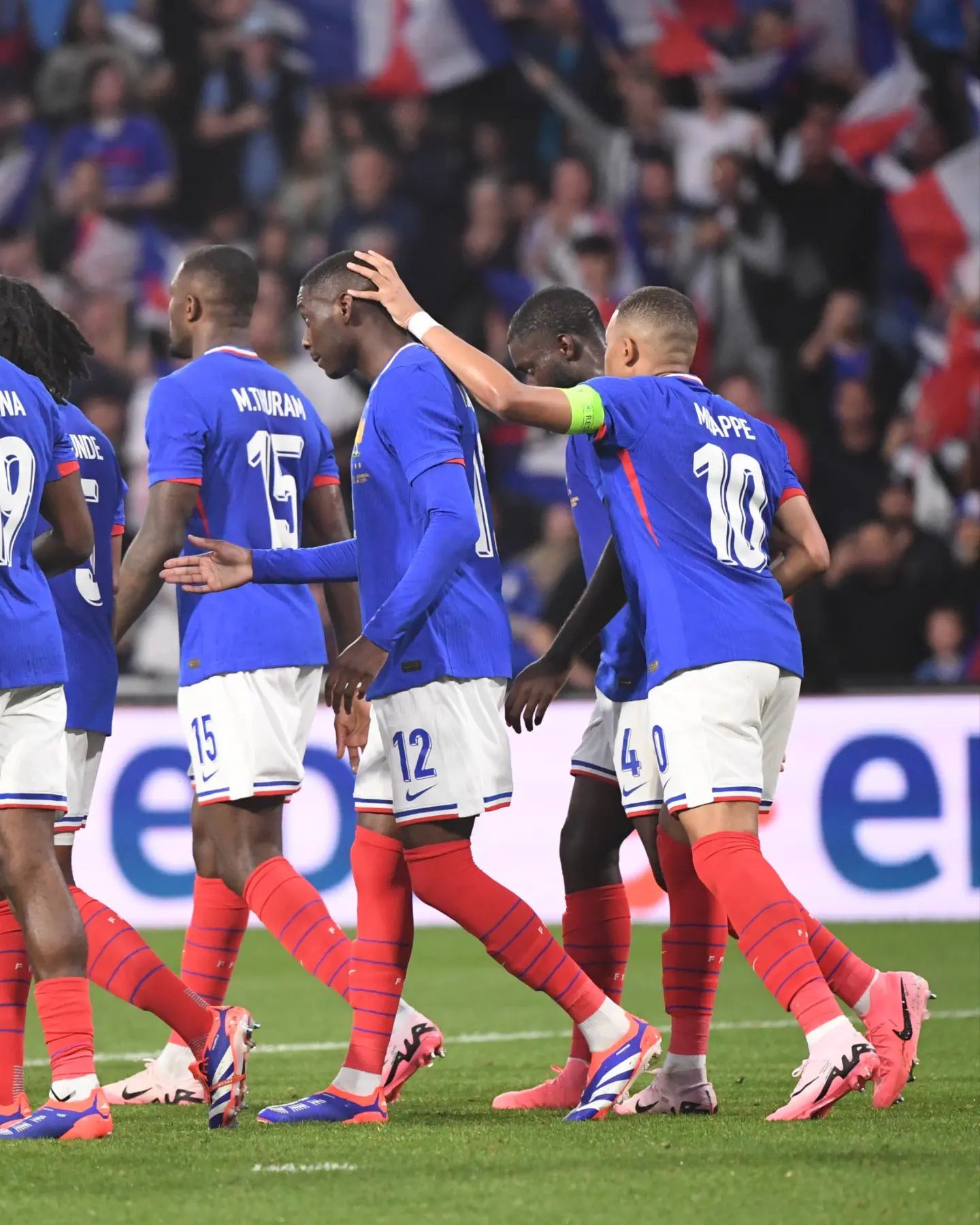 荷兰横扫法国,姆巴佩扛起全队 荷兰横扫法国,姆巴佩扛起全队