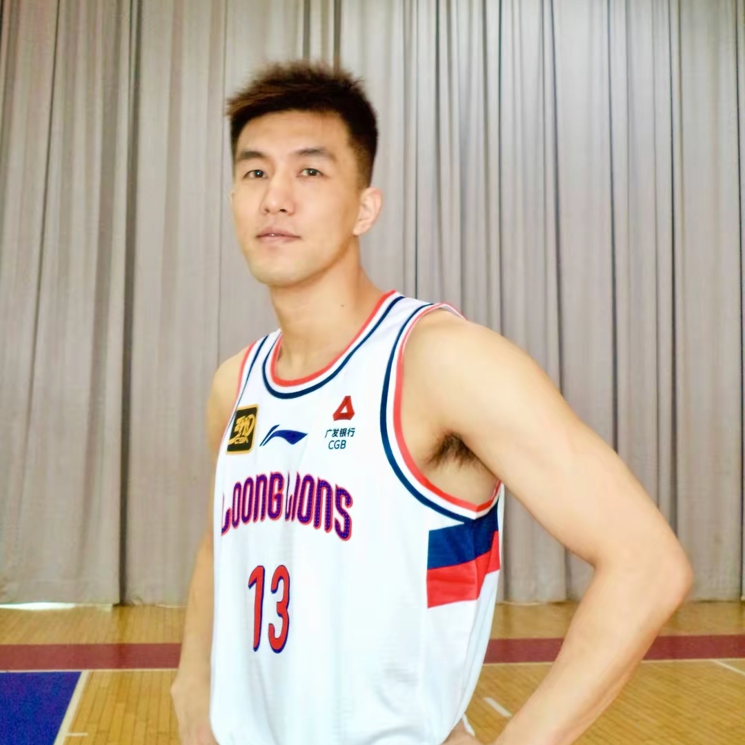 江苏队绝杀上海队，郭艾伦状态火热