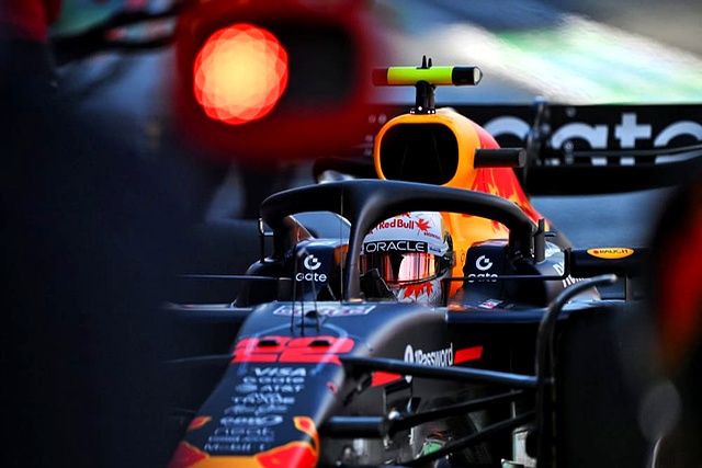 法拉利横扫威廉姆斯,诺里斯点燃赛场 法拉利横扫威廉姆斯,诺里斯点燃赛场