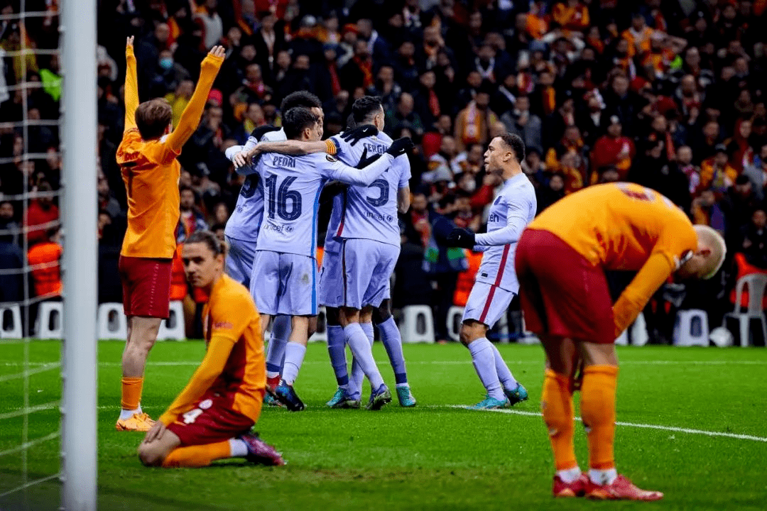 红牛二队逆转哈斯车队，皮亚斯特里带队取胜