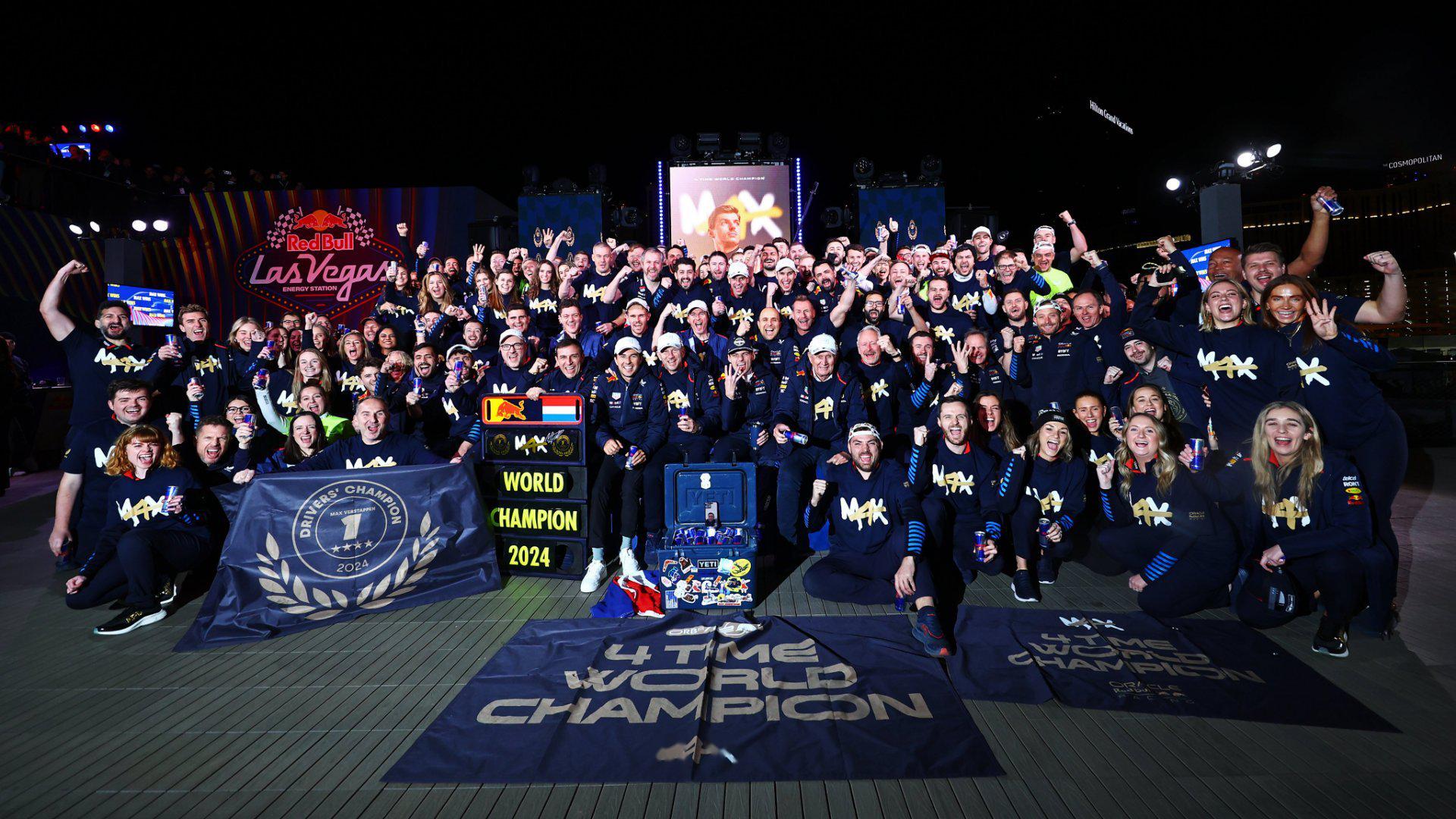 红牛车队力克雷诺车队,汉密尔顿扛起全队 红牛车队力克雷诺车队,汉密尔顿扛起全队