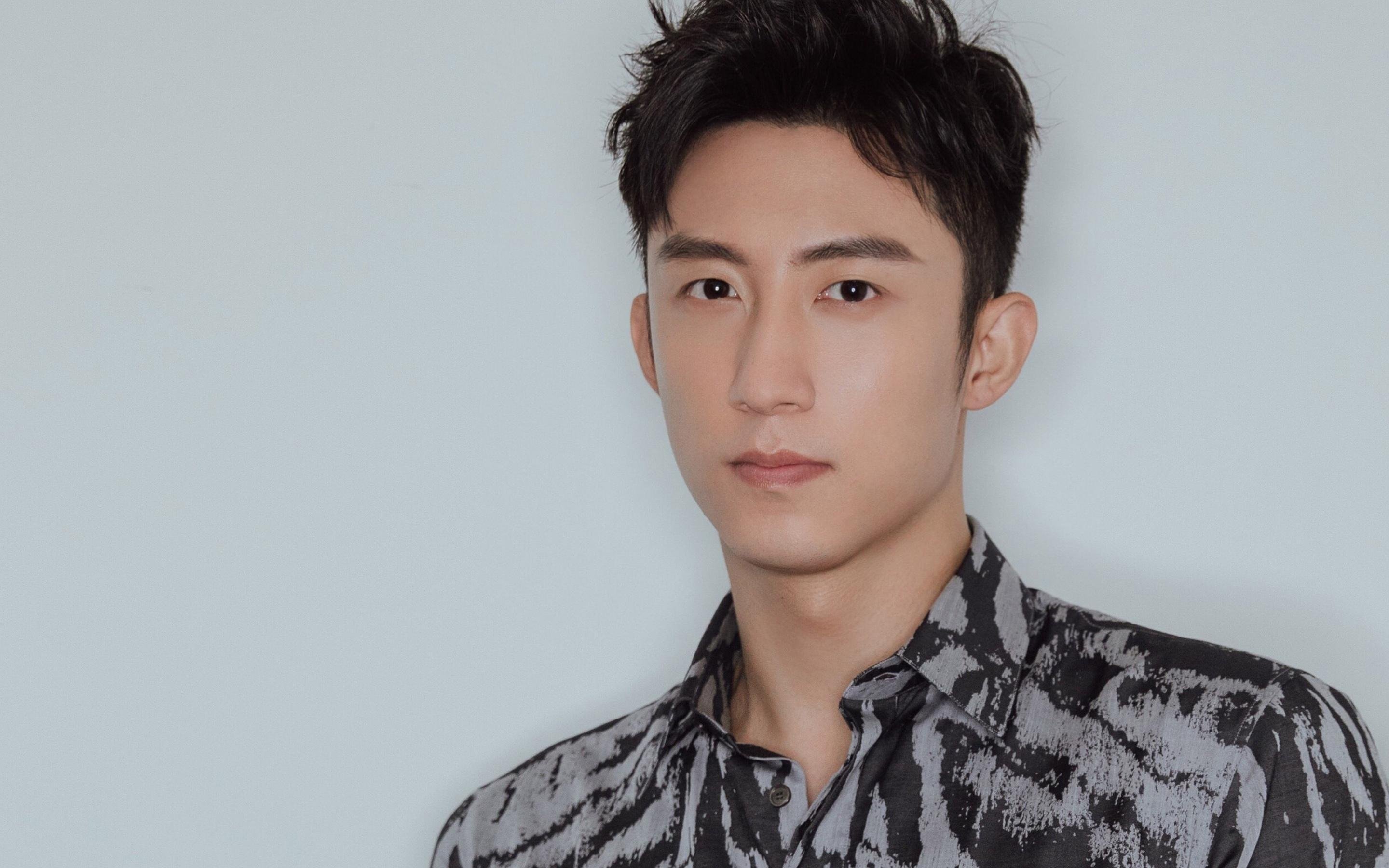 复调叙事，当美网洪流碾压拉沃尔杯的高雅剧场，鲁德弹奏关键制胜音