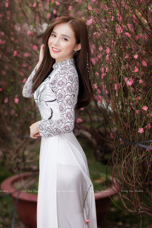 红黑旋风席卷卡迪夫,马丁内利梅开二度击沉威尔士