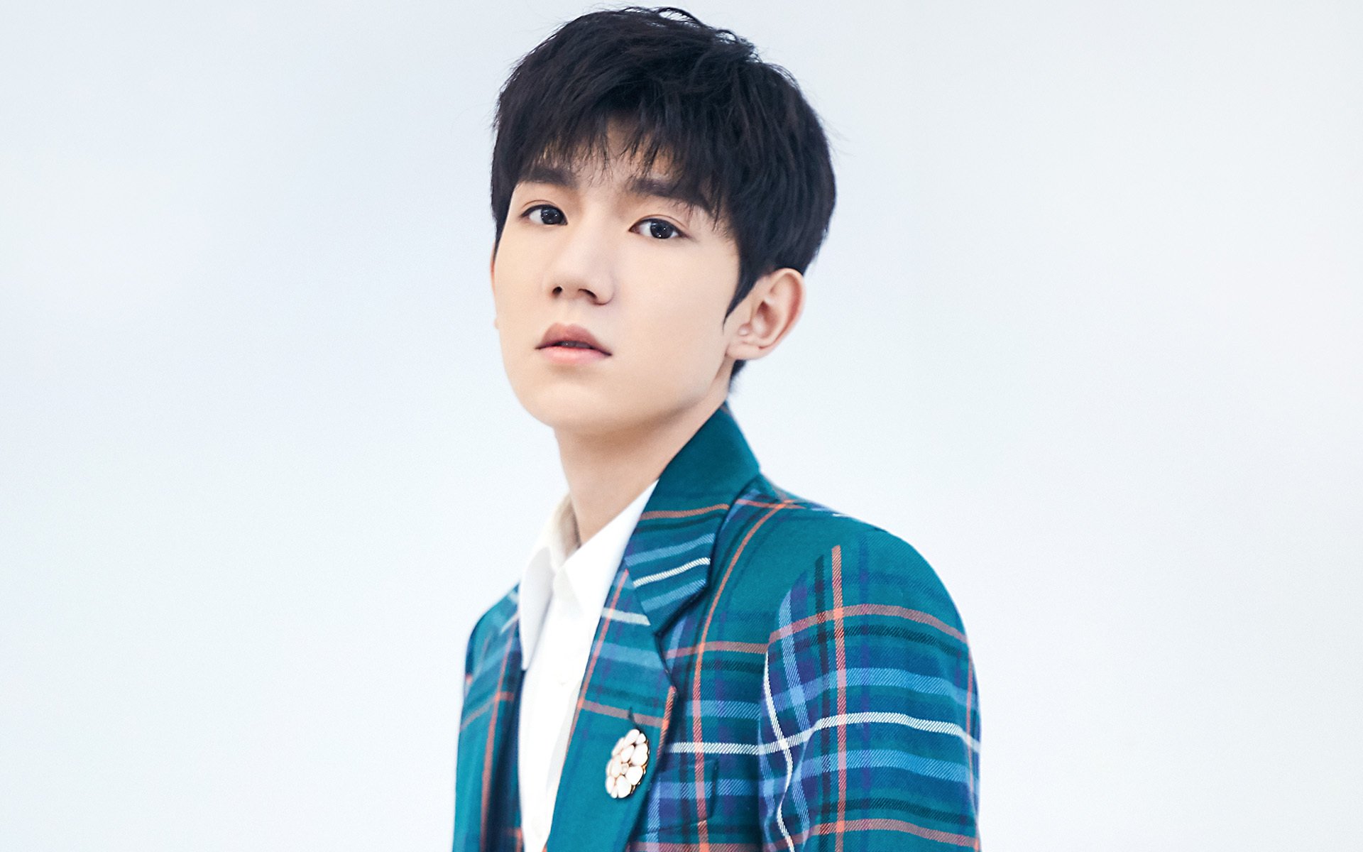 改写剧本,当卡塔尔在决胜局扼住勒沃库森的咽喉,阿劳霍已在亚平宁接管比赛