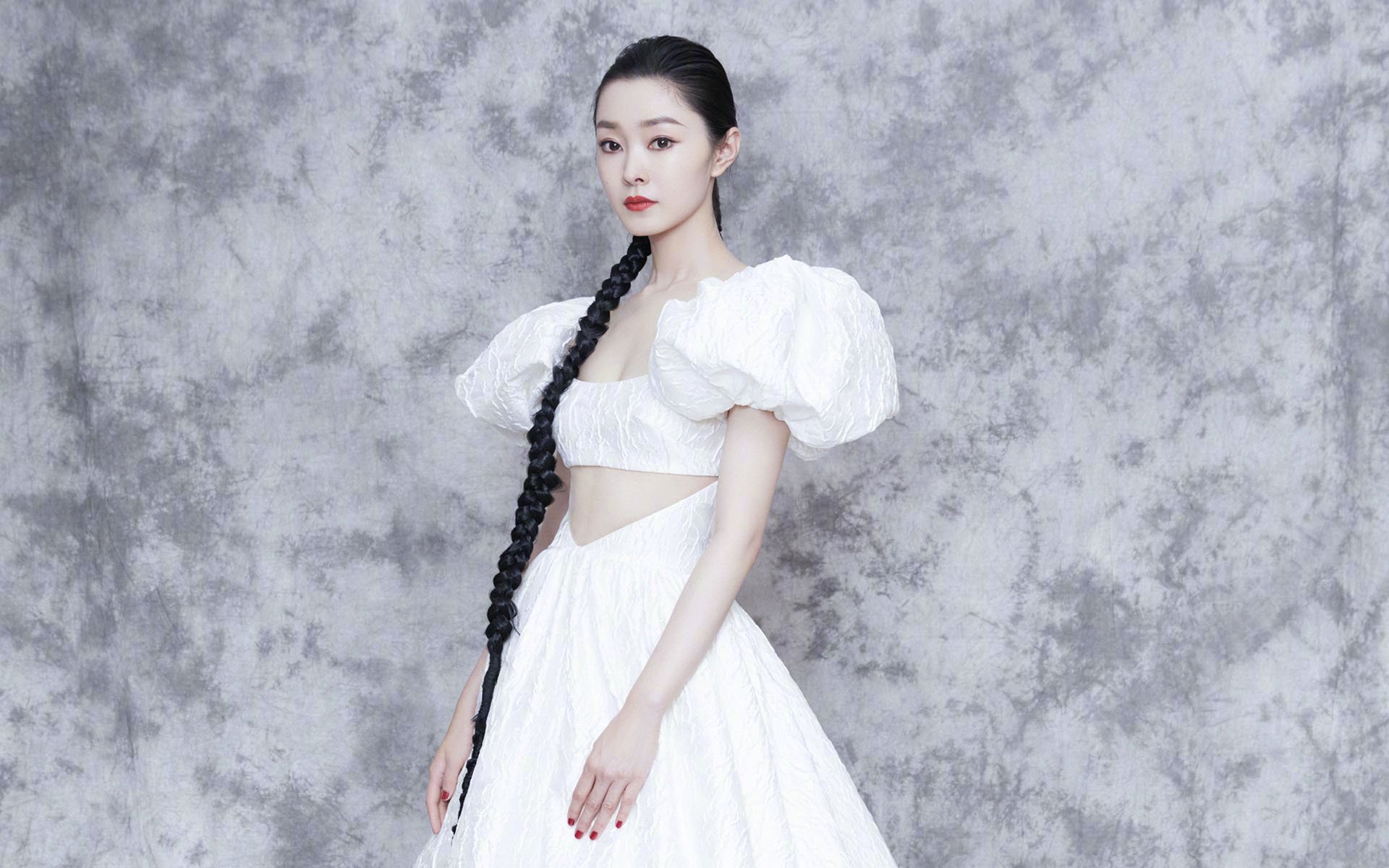 爱游戏APP-乔治打破质疑！凯尔特人对阵骑士焦点战，他用行动诠释巨星价值