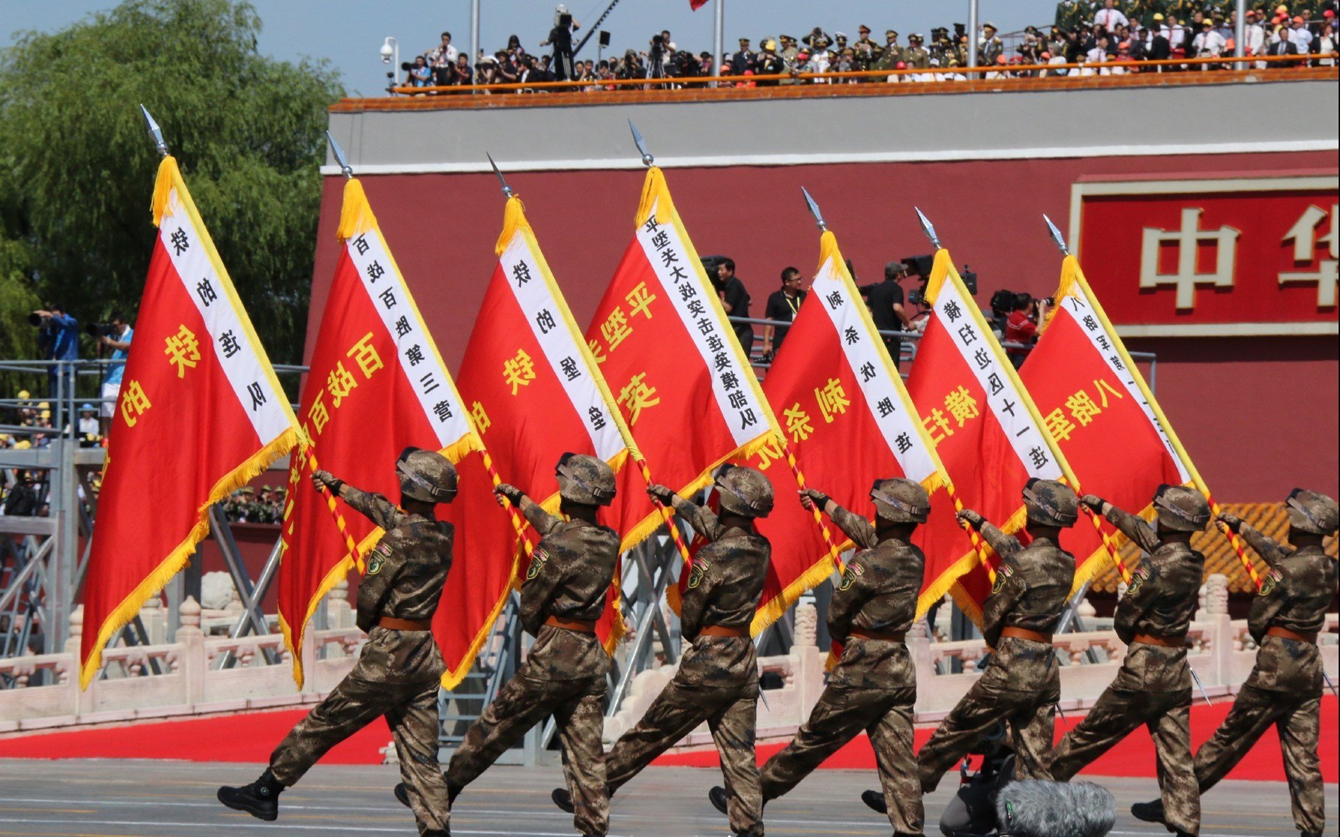 卢卡·迪亚斯的闪焰与波兰的铁幕，2026年B组，一场关于不可复制的史诗